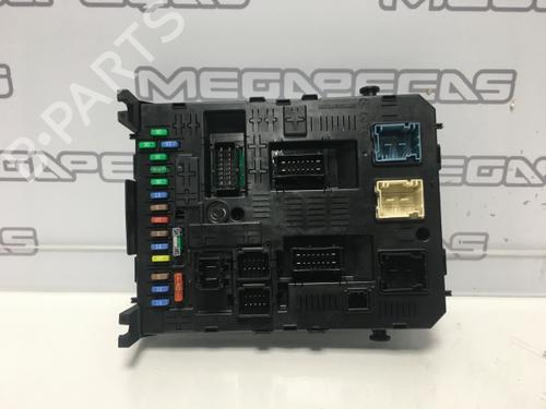 Zekeringkast PEUGEOT 3008 I MPV (0U_) 1.6 HDi (109 hp) 12272059