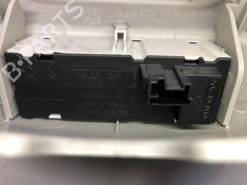 Luz interior PEUGEOT 3008 I MPV (0U_) 1.6 HDi (109 hp) 12158017