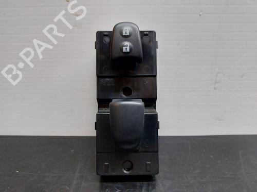 Used Right front window switch NISSAN JUKE (F15) 1.5 dCi (110 hp) 12297975