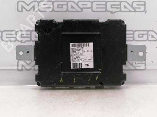 Used Fuse box HYUNDAI ix35 (LM, EL, ELH) 1.7 CRDi (116 hp) 22527825