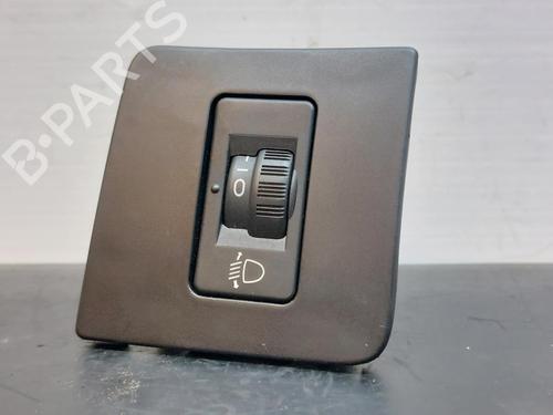 Used Headlight switch PEUGEOT 407 (6D_) 2.0 HDi 135 (6DRHRH, 6DRHRE, 6DRHRG, 6DRHRJ) (136 hp) 12299209
