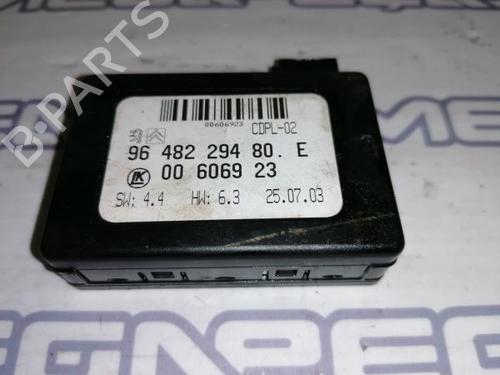 Module électronique PEUGEOT 206 CC (2D) 1.6 16V (2DNFUF, 2DNFUR) (109 hp) 12163118