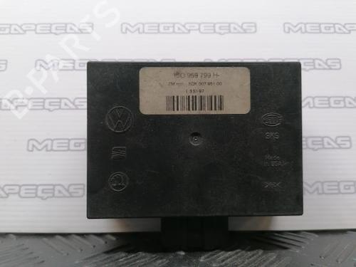 Used Fuse box VW GOLF IV (1J1) 1.4 16V (75 hp) 12272486