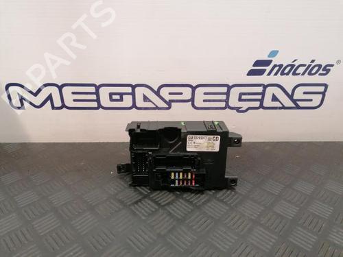 Used Fuse box OPEL CORSA D (S07) 1.3 CDTI (L08, L68) (75 hp) 12165450
