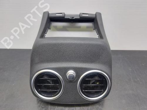 Air vent MERCEDES-BENZ C-CLASS (W205) C 180 BlueTEC / d (205.036) A2058308301
