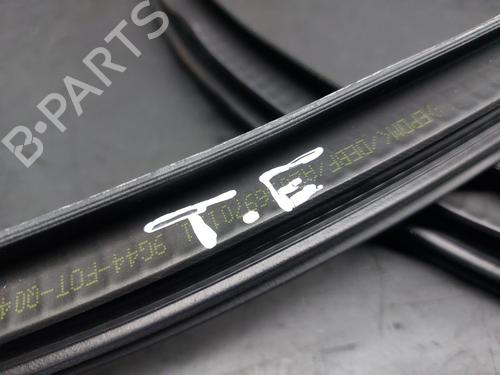 Rubber door seal MERCEDES-BENZ C-CLASS (W205) C 180 BlueTEC / d (205.036) | BP14404377C142 