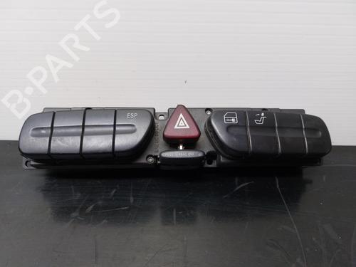 Używane Przełącznik MERCEDES-BENZ C-CLASS (W203) C 220 CDI (203.006, 203.008) (143 hp) 12534393
