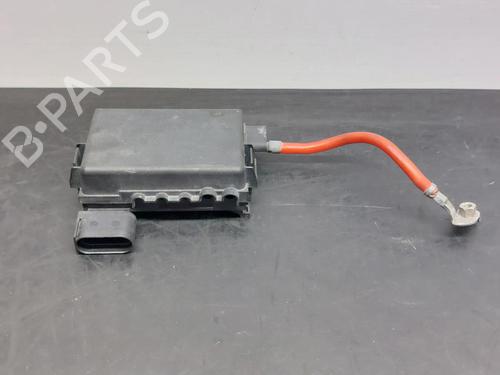 Used Fuse box VW GOLF IV (1J1) 1.4 16V (75 hp) 12592543