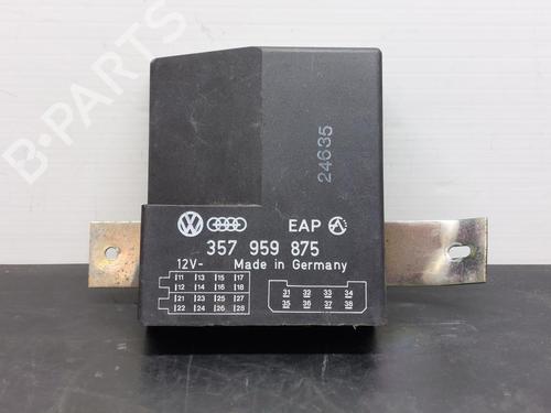 Used Fuse box VW PASSAT B3/B4 Variant (3A5, 35I) 1.6 TD (80 hp) 13314966