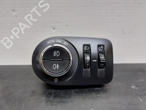 Used Headlight switch OPEL CORSA F (P2JO) 1.2 (68) (101 hp) 13380687