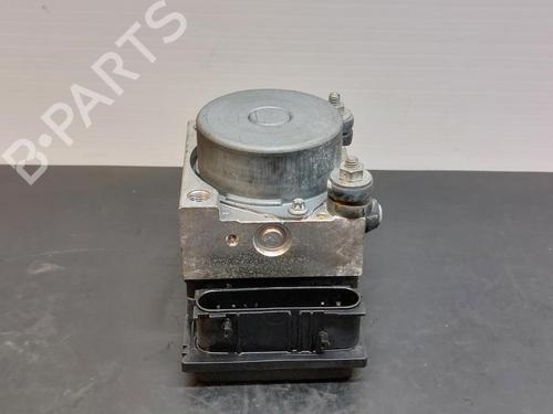 Używane Pompa ABS RENAULT CLIO III (BR0/1, CR0/1) 1.2 16V (BR02, BR0J, BR11, CR02, CR0J, CR11) (75 hp) 13809178