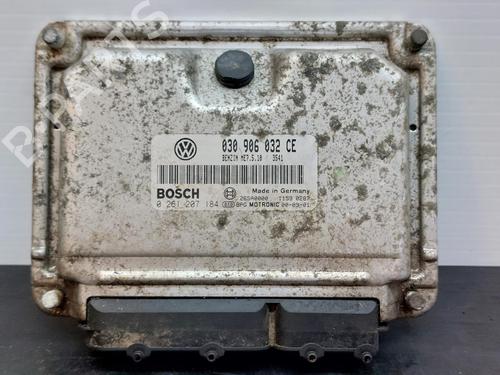 Used Engine control unit (ECU) VW POLO (6N2) 1.0 (50 hp) 13907846