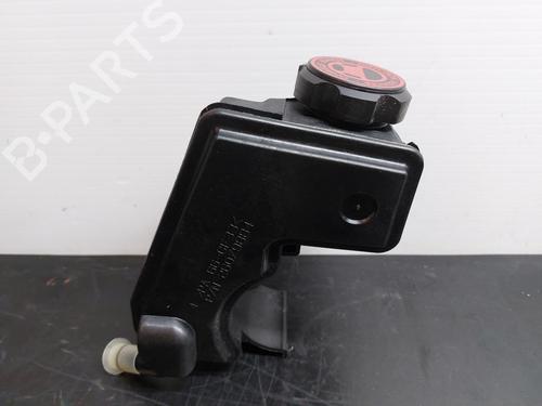 Used Power steering reservoir PEUGEOT 206 Hatchback (2A/C) 1.1 i (60 hp) 15636964