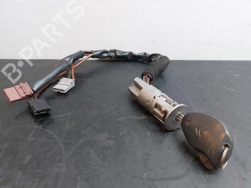 Used Ignition barrel CITROËN XANTIA (X1_, X2_) 1.6 i (88 hp) 15732023