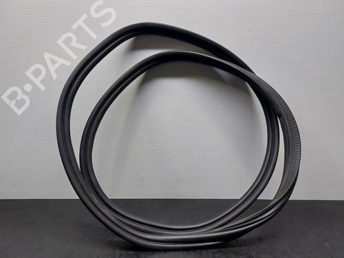 Used Rubber door seal BMW 1 (F40) M 135 i xDrive (306 hp) 16501572