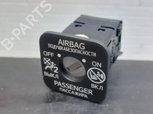 Used Switch TOYOTA AVENSIS Saloon (_T27_) 2.0 D-4D (ADT270_, ADT270R) (126 hp) 16972846