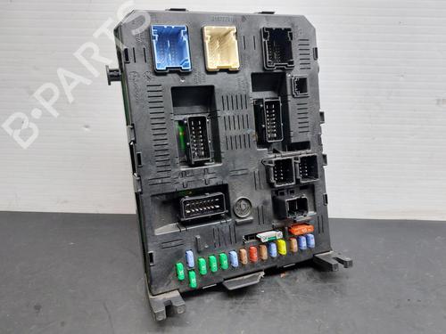 Boîte à Fusibles CITROËN C5 II (RC_) 1.6 HDi (RC8HZB) (109 hp) 17180338