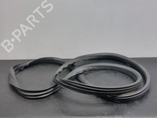 Used Rubber door seal VOLVO S60 II (134) D4 (190 hp) 17915653