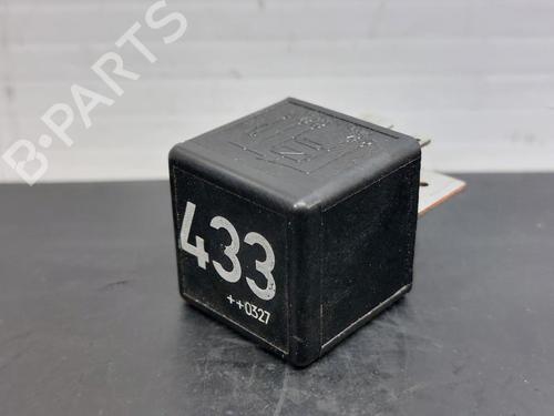 Used Switch VW GOLF V (1K1) 1.6 FSI (115 hp) 18324040