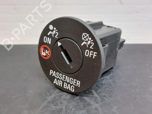 Used Switch OPEL ASTRA K (B16) 1.6 CDTi (68) (110 hp) 18330264