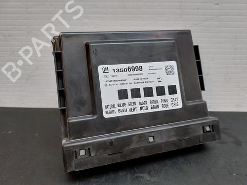 Boîte à Fusibles OPEL ASTRA K (B16) 1.6 CDTi (68) (110 hp) 18330350
