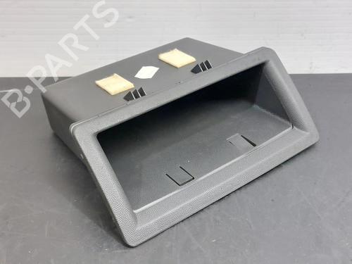 Boîte à gants OPEL CORSA C (X01) 1.2 (F08, F68) (75 hp) 18666236
