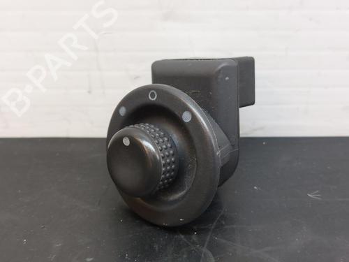 Commande retroviseurs RENAULT MEGANE II (BM0/1_, CM0/1_) 1.5 dCi (BM0F, BM0T, BM2B, CM0F, CM0T) (82 hp) 19147581