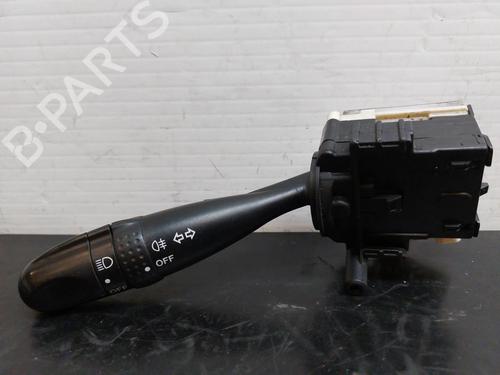 Commande de phare TOYOTA COROLLA (_E12_) 1.4 VVT-i (ZZE120_, ZZE120R) (97 hp) 19176359