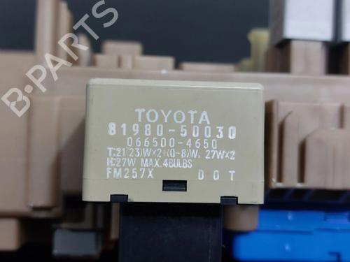 Fuse box TOYOTA COROLLA Estate (_E12_) 1.4 VVT-i (ZZE120_, ZZE120R) | BP22528544E1 