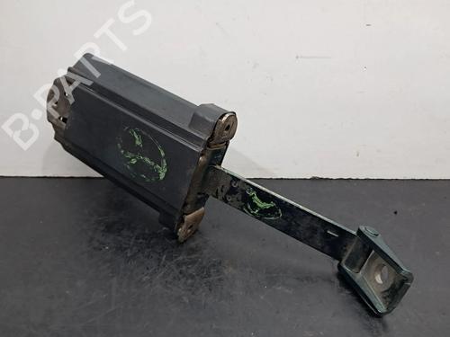 Hinge/Door check strap MERCEDES-BENZ E-CLASS (W210) E 290 Turbo-D (210.017) BP22531325C146