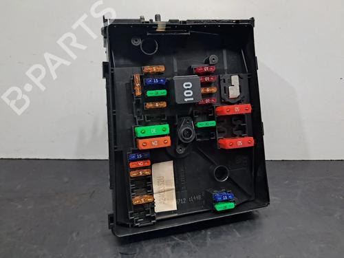 Used Fuse box VW GOLF VI (5K1) 1.6 TDI (90 hp) 23187435