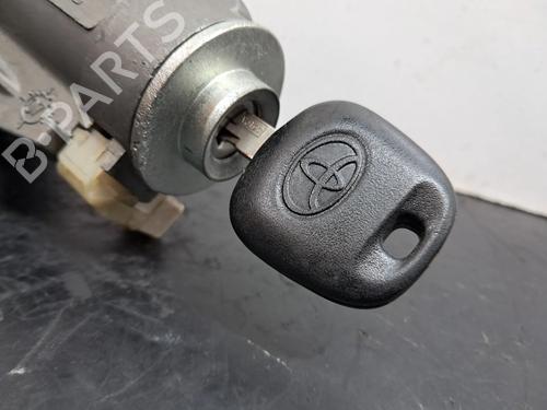 Ignition barrel TOYOTA YARIS (_P9_) 1.4 D-4D (NLP90_, NLP90R) | BP28302053M48 