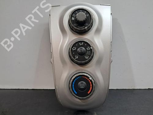 Used Climate control TOYOTA YARIS (_P9_) 1.4 D-4D (NLP90_, NLP90R) (90 hp) 28305220