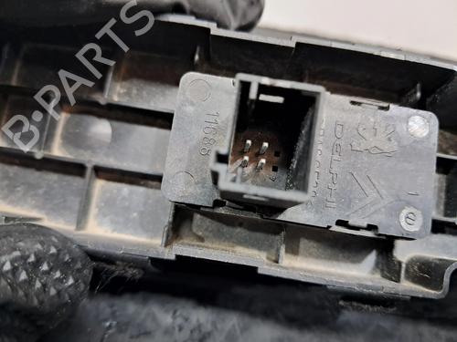 Right front window switch CITROËN C5 III (RD_) 2.0 HDi (RDRHD8, RDRHDJ, RDRHR8, RDRHRJ) | BP28727027I26 