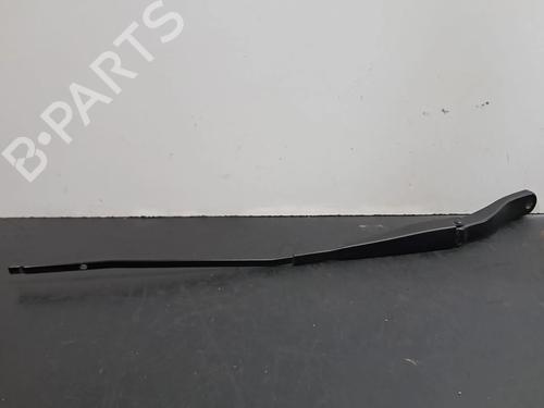 Used Front windshield wiper arm DACIA SANDERO II 1.0 SCe 75 (B8JC, B8JD, B8NC) (73 hp) 29370592