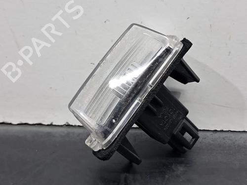 Éclairage de plaque d'immatriculation TOYOTA YARIS (_P13_) 1.5 Hybrid (NHP130_, NHP130) (101 hp) 29877353