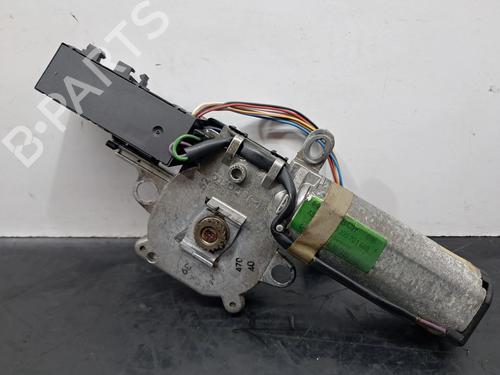 Moteur du toit ouvrant MERCEDES-BENZ C-CLASS (W202) C 250 D (202.125) (113 hp) 29945050