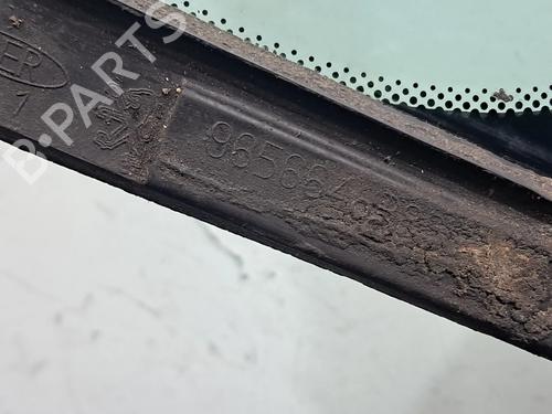 Front right quarter glass PEUGEOT 308 I (4A_, 4C_) 1.6 HDi | BP30412764C112 