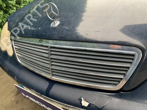 Grille MERCEDES-BENZ C-CLASS (W203) C 220 CDI (203.006, 203.008) | BP30550153C40
