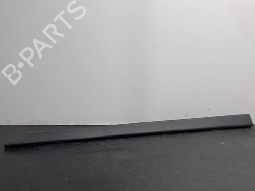 Friso da porta VOLVO S60 I (384) D5 (163 hp) 30659264