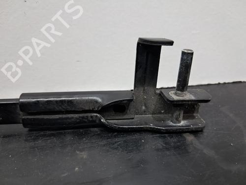 Front windshield wiper arm VW GOLF PLUS V (5M1, 521) 1.9 TDI | BP30752372C143 