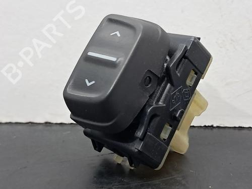 Højre fortil elrude kontakt DACIA SANDERO II 1.5 dCi 75 / Blue dCi 75 (B8JW, B8M4, B8AH, B8M7, B8M6) (75 hp) 30839572