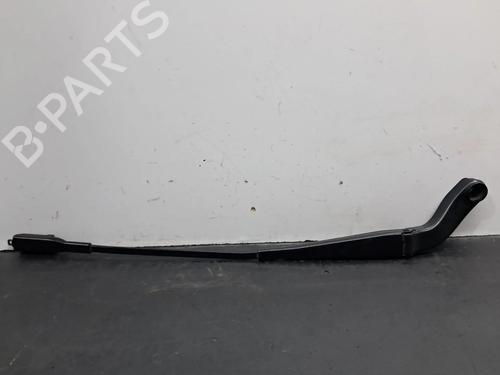 Used Front windshield wiper arm MERCEDES-BENZ B-CLASS Sports Tourer (W245) B 180 CDI (245.207) (109 hp) 30890161