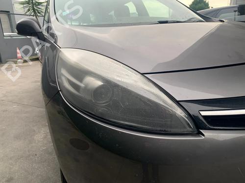 Used Right headlight RENAULT GRAND SCÉNIC III (JZ0/1_) 1.2 TCe (JZ11, JZ28) (116 hp) 30912677