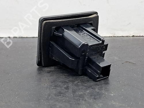 Lampa oświetlenia tablicy rejestracyjnej MERCEDES-BENZ GLC (X253) 220 d 4-matic (253.905, 253.903) | BP30947423I40