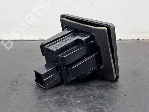 Lampa oświetlenia tablicy rejestracyjnej MERCEDES-BENZ GLC (X253) 220 d 4-matic (253.905, 253.903) | BP30947423I40