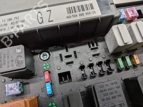 Fuse box OPEL ASTRA H Estate (A04) 1.4 (L35) | BP31115878E1 