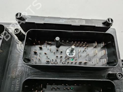 Fuse box OPEL ASTRA H Estate (A04) 1.4 (L35) | BP31115878E1 