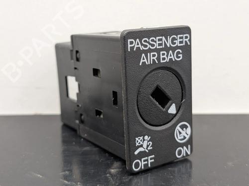 Commutateur AUDI Q3 Sportback (F3N) 35 TFSI (150 hp) 31588261