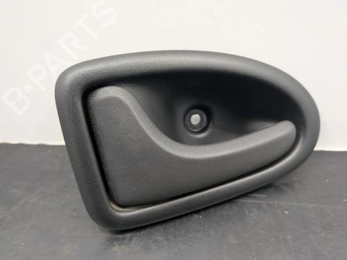 Poignée intérieure arrière gauche RENAULT TRAFIC III Van (FG_) 1.6 dCi 120 (FGMK) (121 hp) 31925097